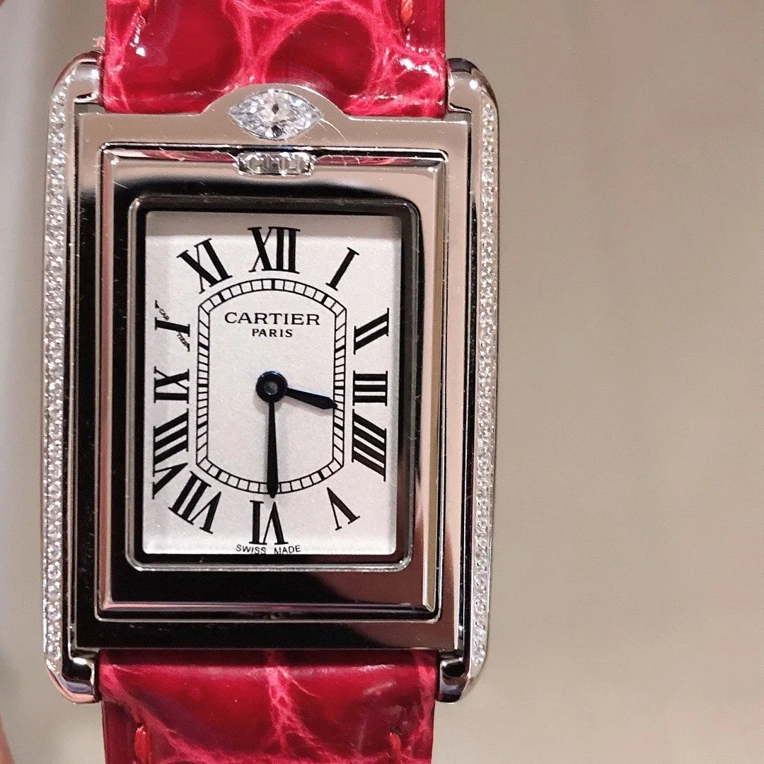AW Factory Cartier TankBasculante31&times;26 Flip Diamond Ring Quartz Replica Watch